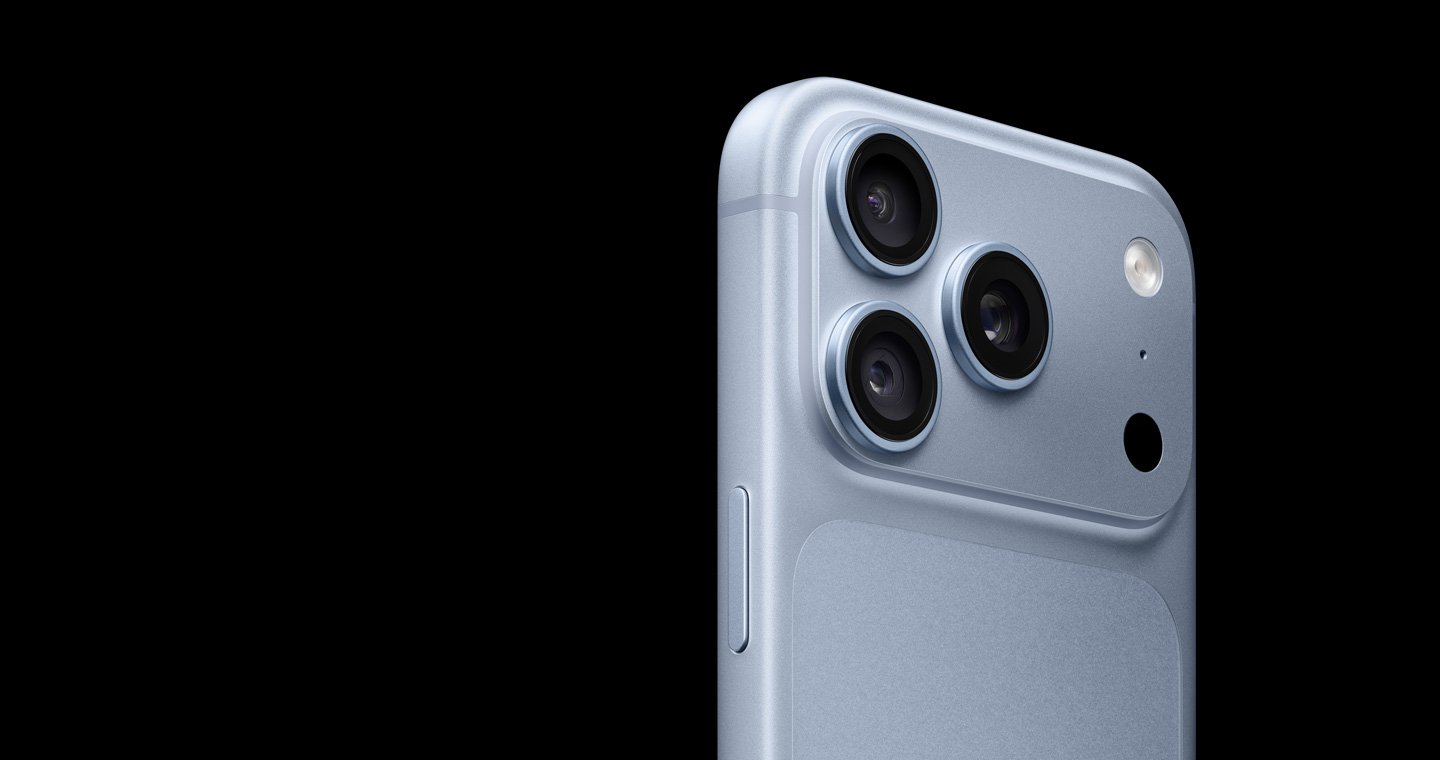 iPhone 18 Pro Max باللون الجليدي